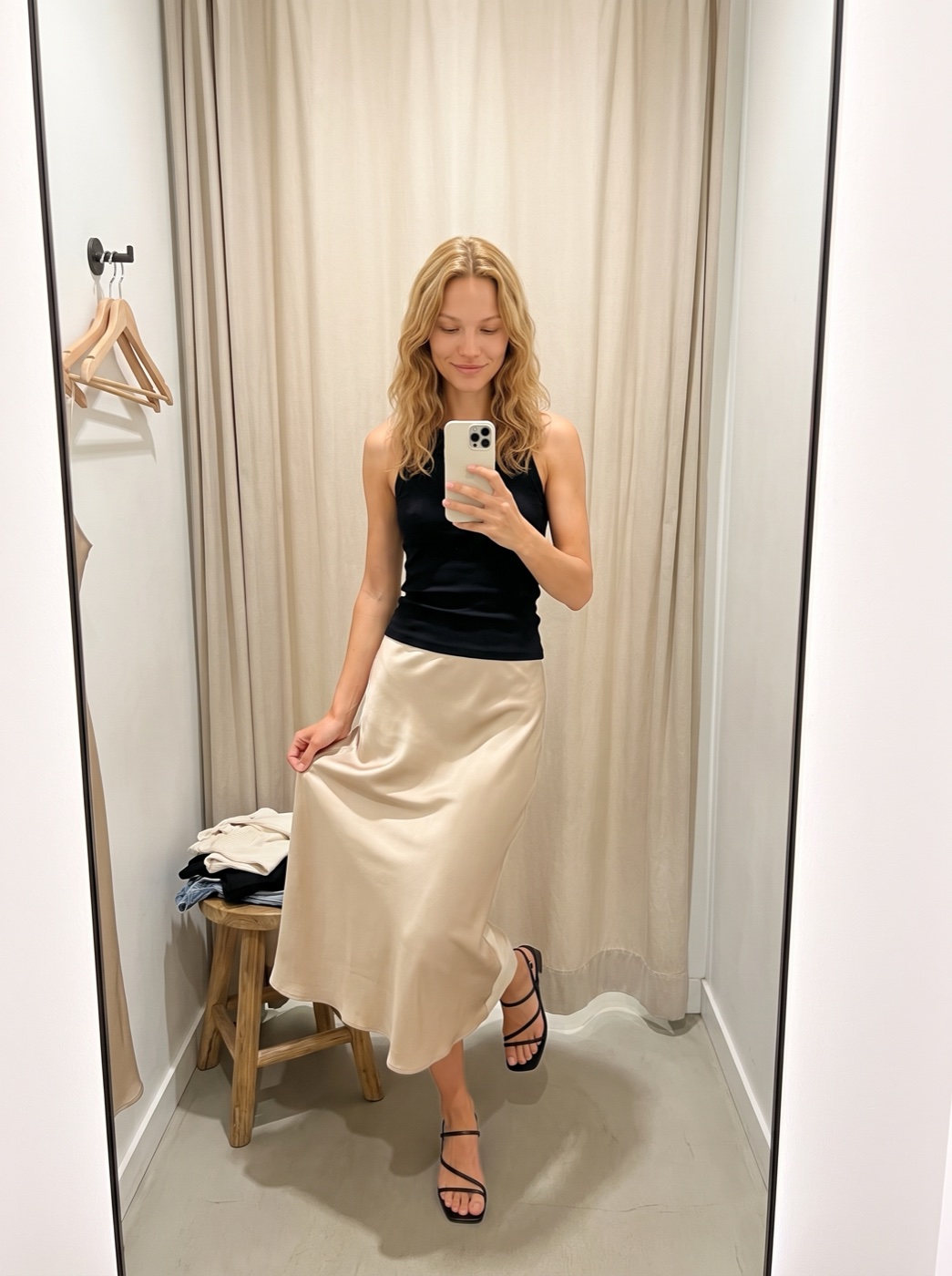 Fitting room try-on